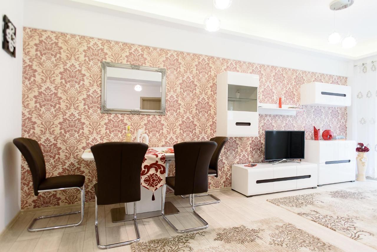 Carla'S Apartment, Airport & Train Station Shuttle ヤシ エクステリア 写真